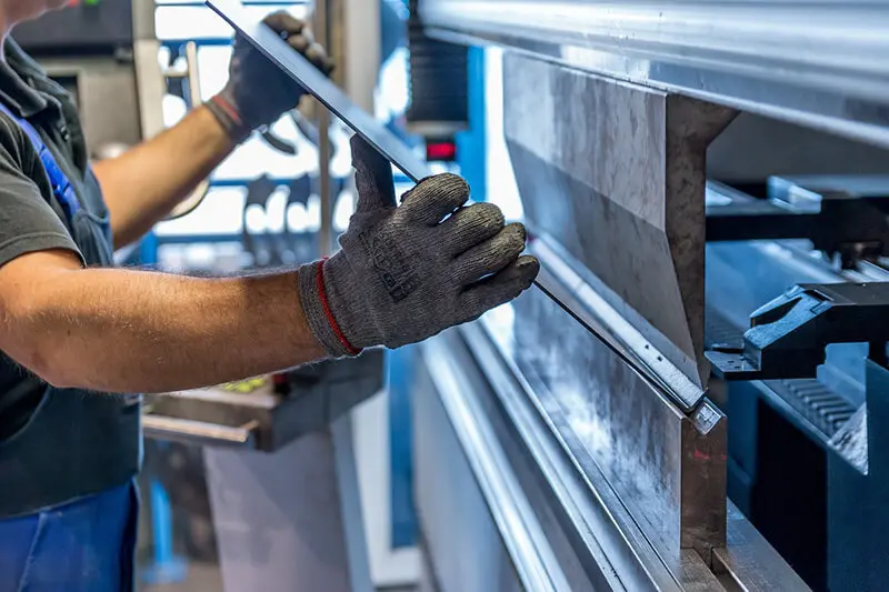 What is the difference between carbon steel sheet and plate?